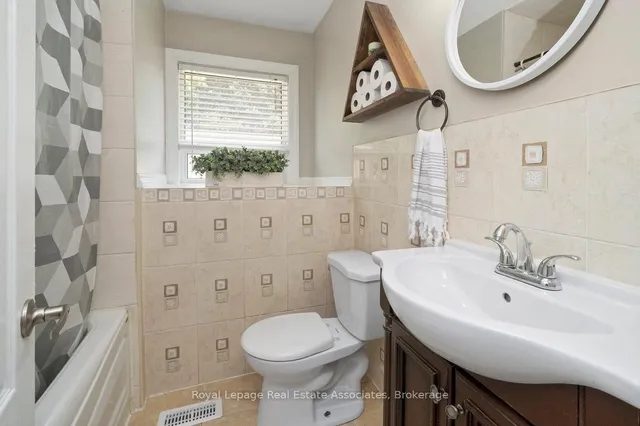 Additional image 20 of 107 Court St