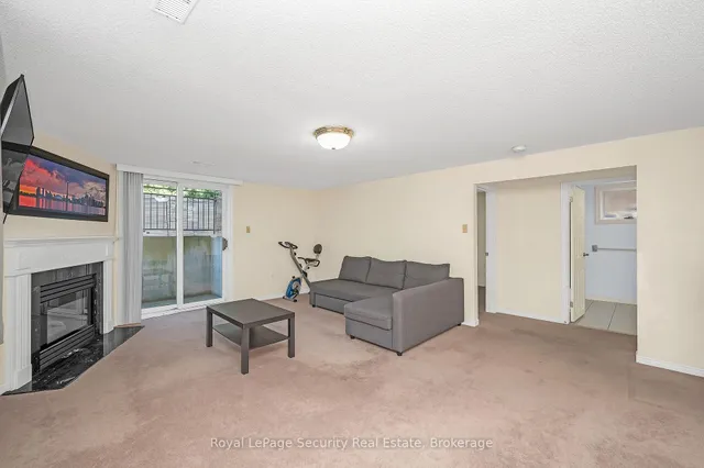 Additional image 30 of 107 Fairington Cres