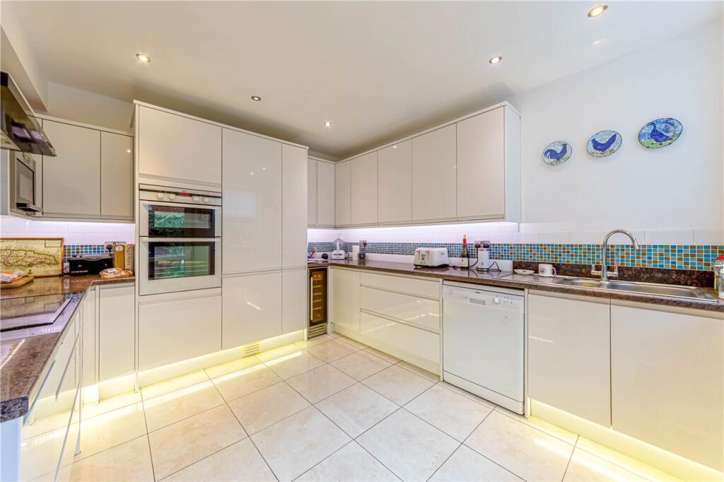 Additional image 3 of Approach Road, St. Albans, Hertfordshire, AL1