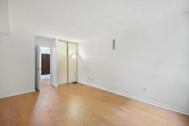 Additional image 21 of 280 Simcoe St Unit 206A