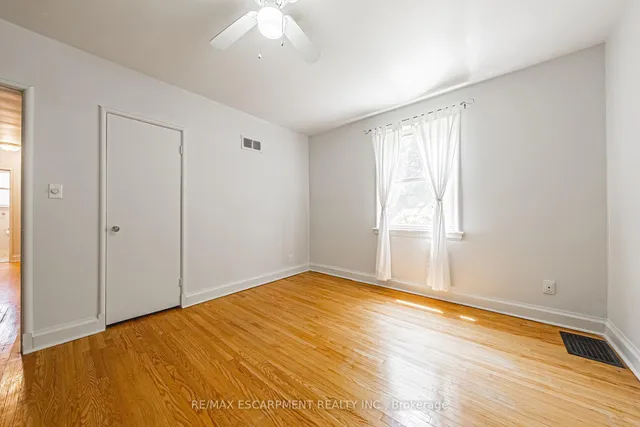 Additional image 21 of 972 Kingsway Dr