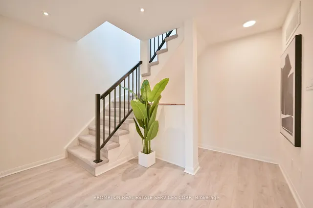Additional image 18 of 18 Laidlaw St Unit 1030