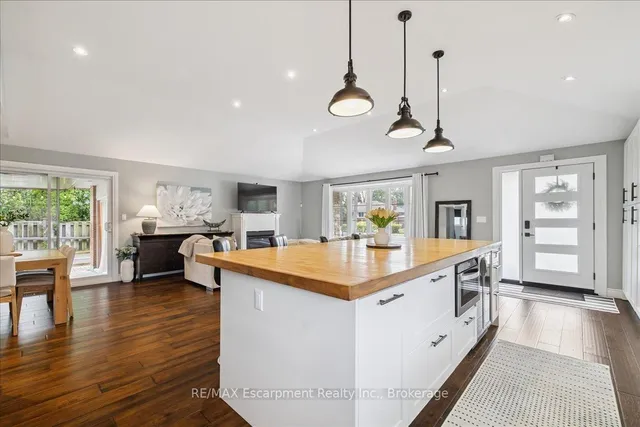 Additional image 17 of 755 Parker Cres