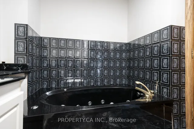 Additional image 6 of 35 Pinewood Ave