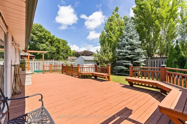 Additional image 27 of 15 Lockton Cres