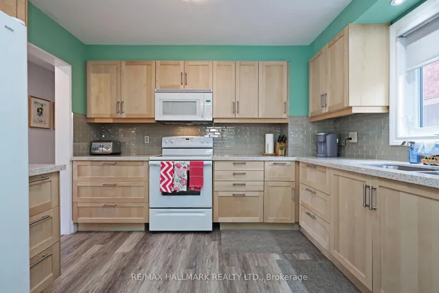 Additional image 21 of 523 Petawawa Cres