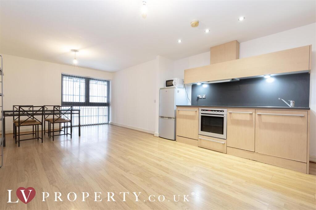 Additional image 9 of Islington Gates, Fleet Street