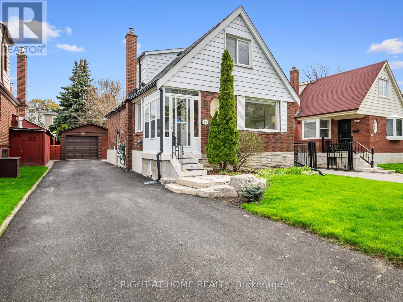 Property image for 49 AMSTERDAM AVENUE|Toronto (O'Connor-Parkview), Ontario M4B2B9