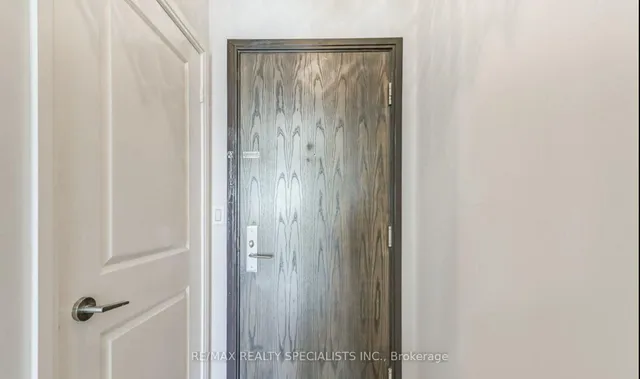 Additional image 5 of 80 Absolute Ave Unit 911
