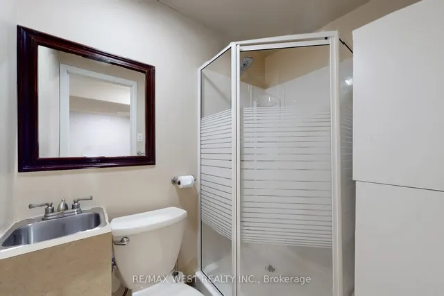 Additional image 45 of 6 Igloo Tr