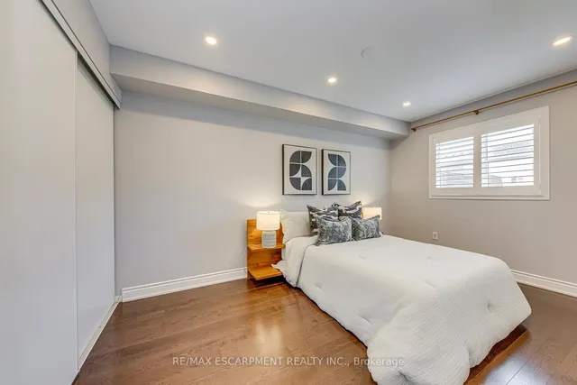 Additional image 29 of 249 Roxton Rd