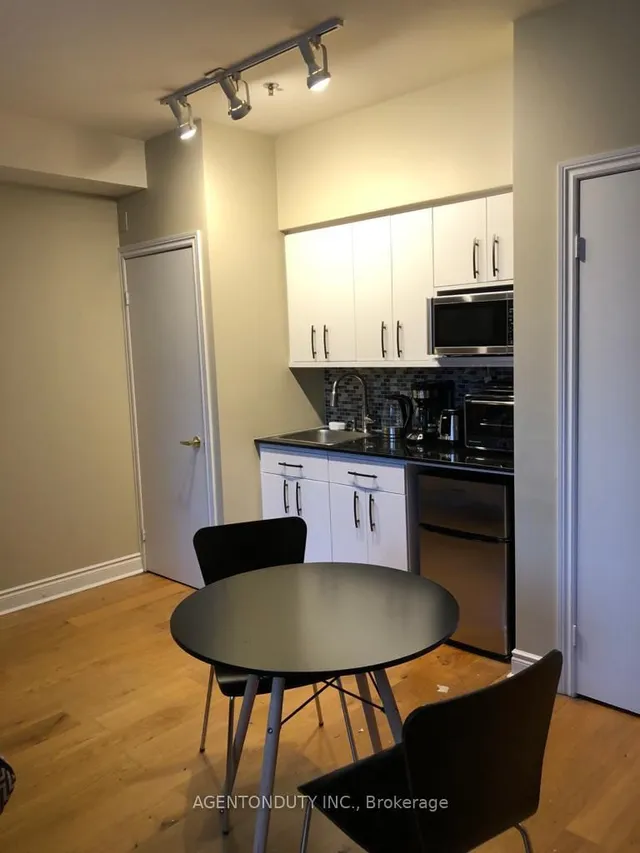 Additional image 8 of 73 Richmond St Unit 407