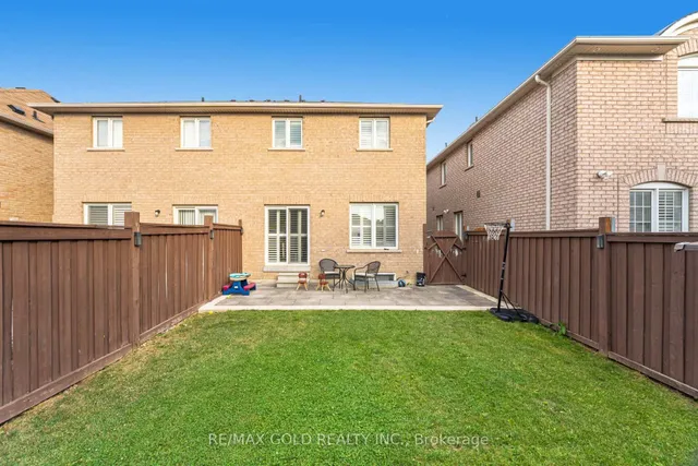 Additional image 19 of 6 Rouge St