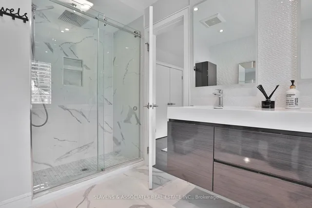 Additional image 19 of 405 Richview Ave