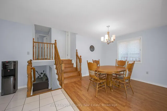 Additional image 14 of 107 Fairington Cres