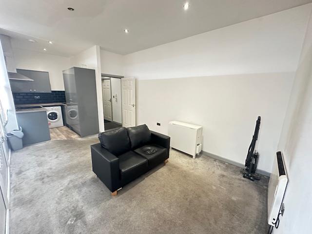 Additional image 7 of 011 High Street, Blackburn