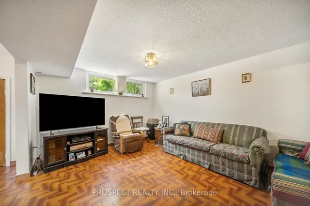 Additional image 23 of 8 Sonnet Crt