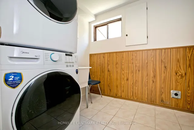 Additional image 20 of 39 La Peer Blvd