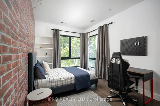 Additional image 34 of 127 Barker Ave