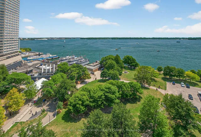 Additional image 37 of 33 Harbour Sq Unit 1423