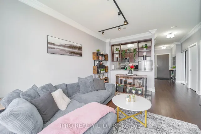 Additional image 17 of 135 Village Green Sq Unit PH21