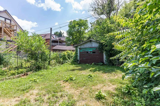 Additional image 38 of 22 Myrtle Ave