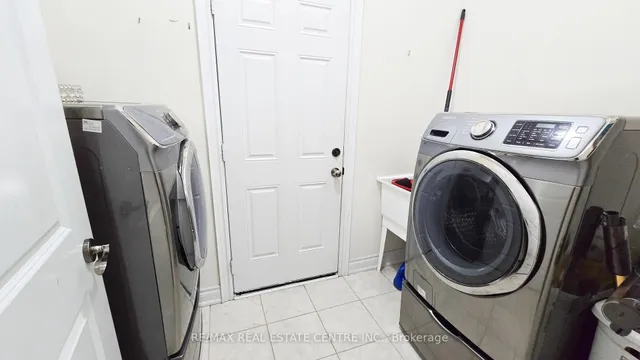 Additional image 12 of 2 Buchanan Cres