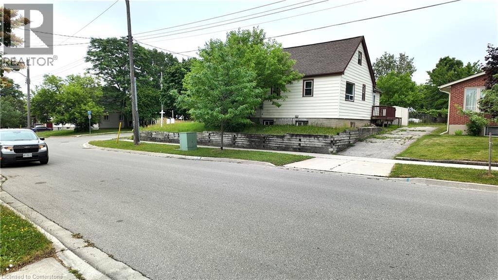 439 ALICE Avenue|Kitchener, Ontario N2M2A3