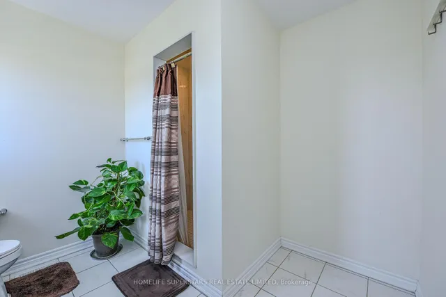 Additional image 26 of 1395 Chretien St