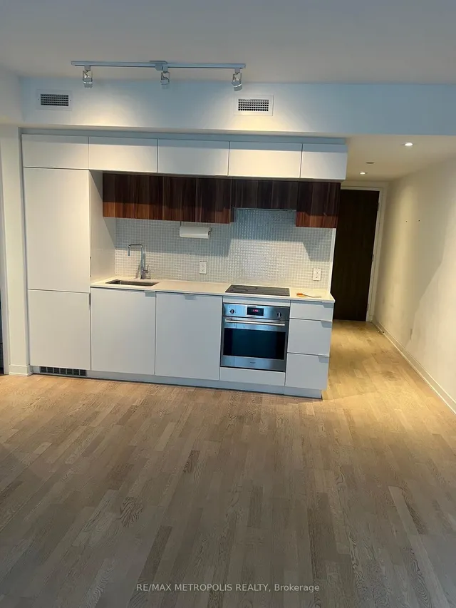 Additional image 2 of 161 Roehampton Ave Unit 1805