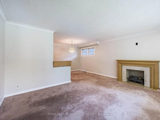 Additional image 6 of 125 Decarie Circ