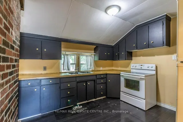 Additional image 36 of 215-217 Queen St