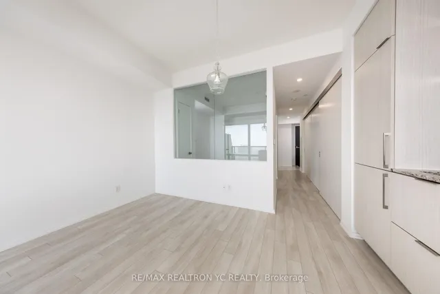 Additional image 9 of 197 Yonge St Unit 5104