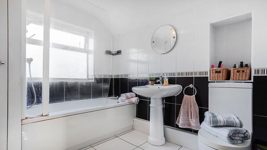 Additional image 28 of Randle Drive, Four Oaks, B75 5LH