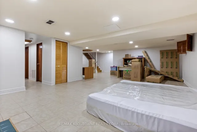 Additional image 21 of 15 Lockton Cres