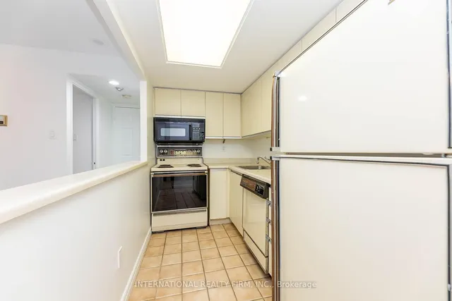 Additional image 13 of 705 King St Unit 215