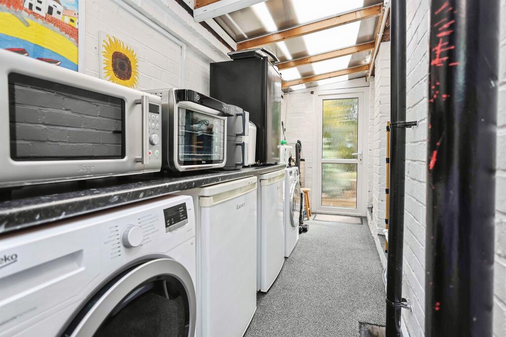 Additional image 10 of Barnford Crescent, Oldbury