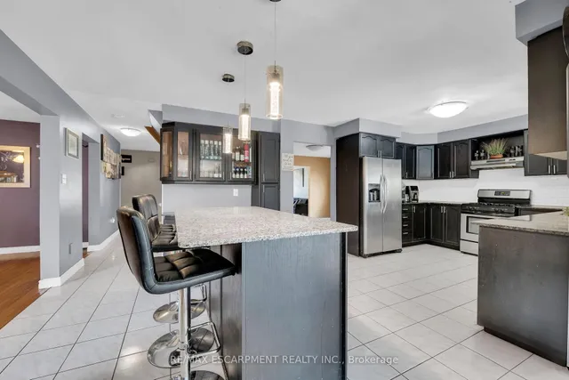 Additional image 10 of 28 DOLMAN St