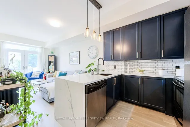 Additional image 12 of 80 Carr St Unit TH15