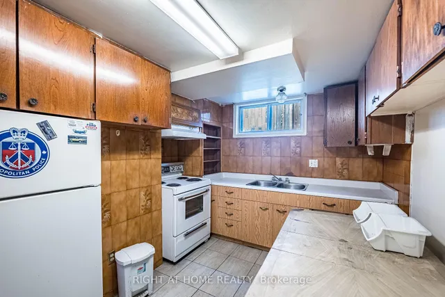 Additional image 34 of 233 Faywood Blvd