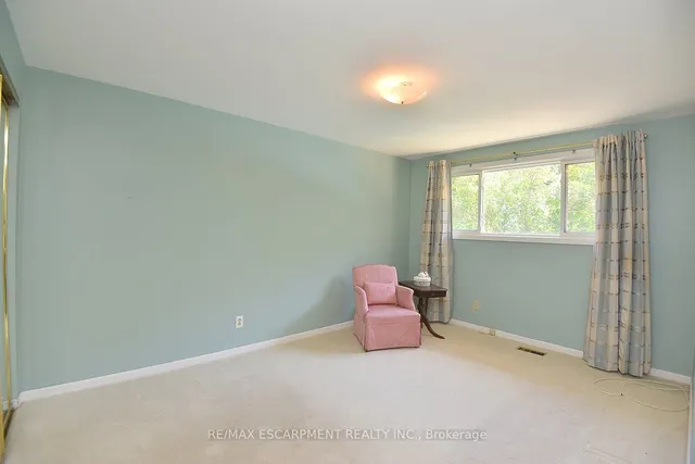 Additional image 25 of 552 Hull Crt