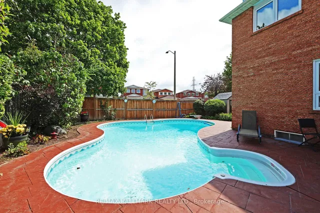 Additional image 4 of 523 Petawawa Cres