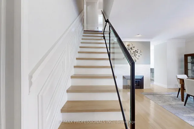 Additional image 24 of 126 Laurel Ave