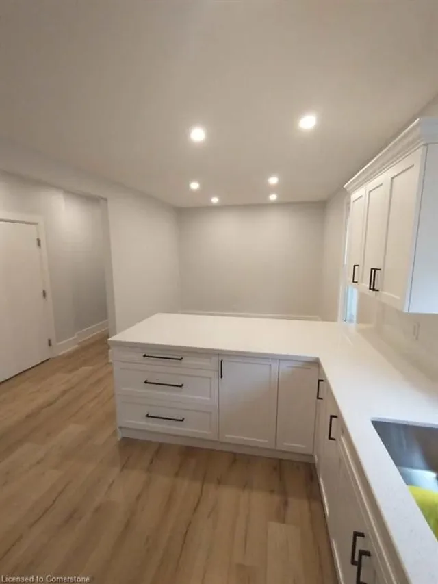 Additional image 13 of 102 Grant Ave