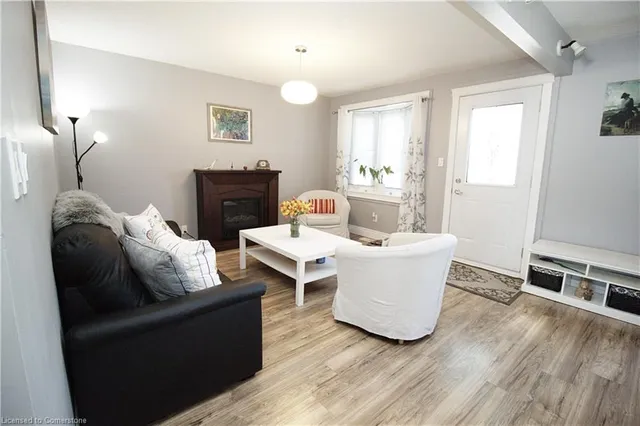 Additional image 5 of 109 Warren Ave