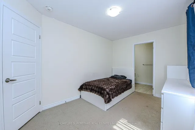 Additional image 29 of 1395 Chretien St