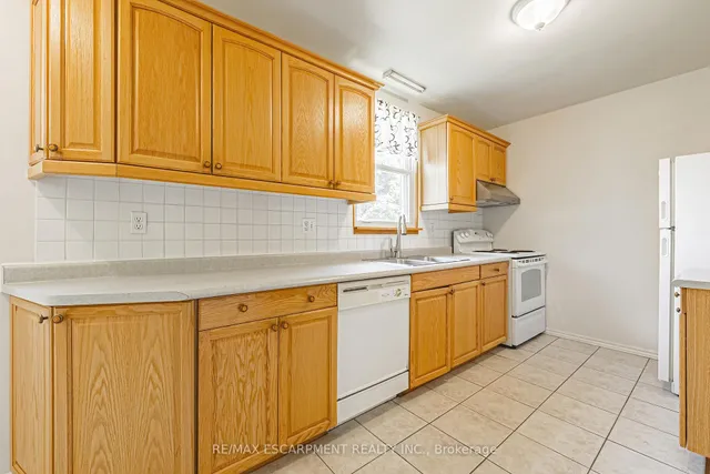 Additional image 13 of 972 Kingsway Dr