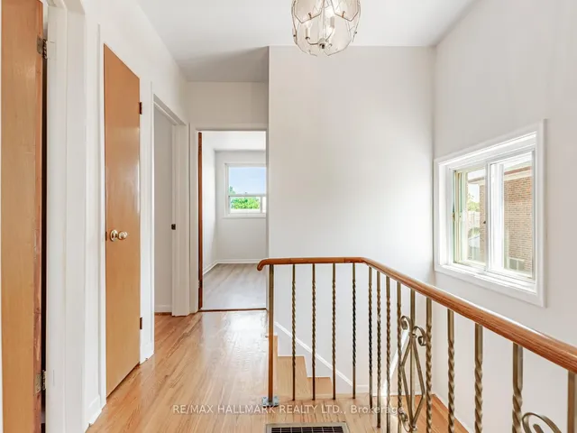 Additional image 18 of 31 Woodenhill Crt