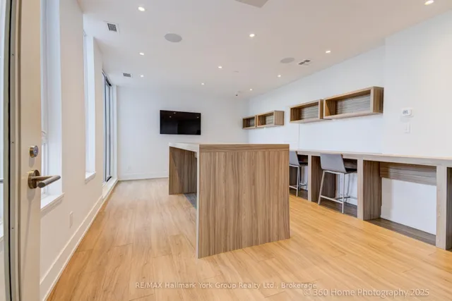 Additional image 26 of 3100 Keele St Unit 534