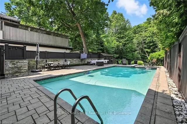 Additional image 40 of 112 Chedoke Ave